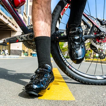 Yüksek kaliteli Hafif Bisiklet Ayakkabı Erkekler Profesyonel Açık Spor Parça Yol Bisikleti Ayakkabı Kadın MTB Bisiklet Kendinden kilitleme Ayakkabı